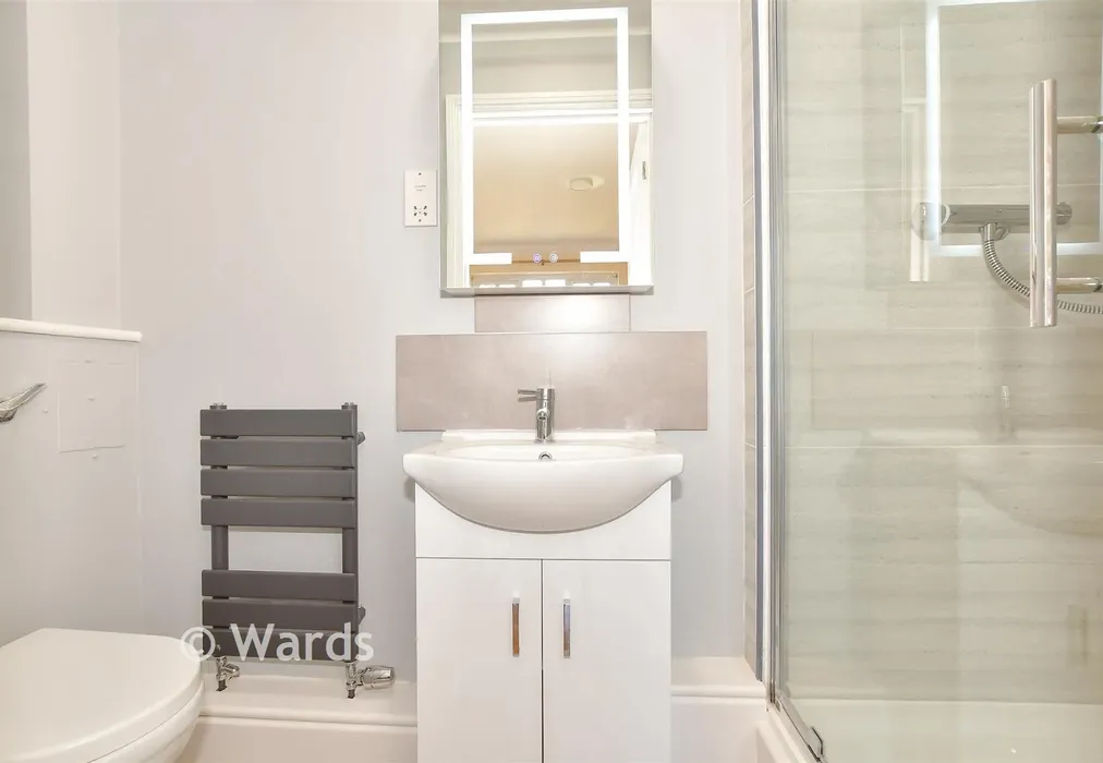 En-Suite Shower Room - Essex Street, Whitstable, Kent - Wards of Kent