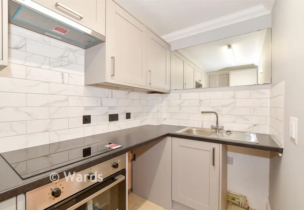 Kitchen - Essex Street, Whitstable, Kent - Wards of Kent