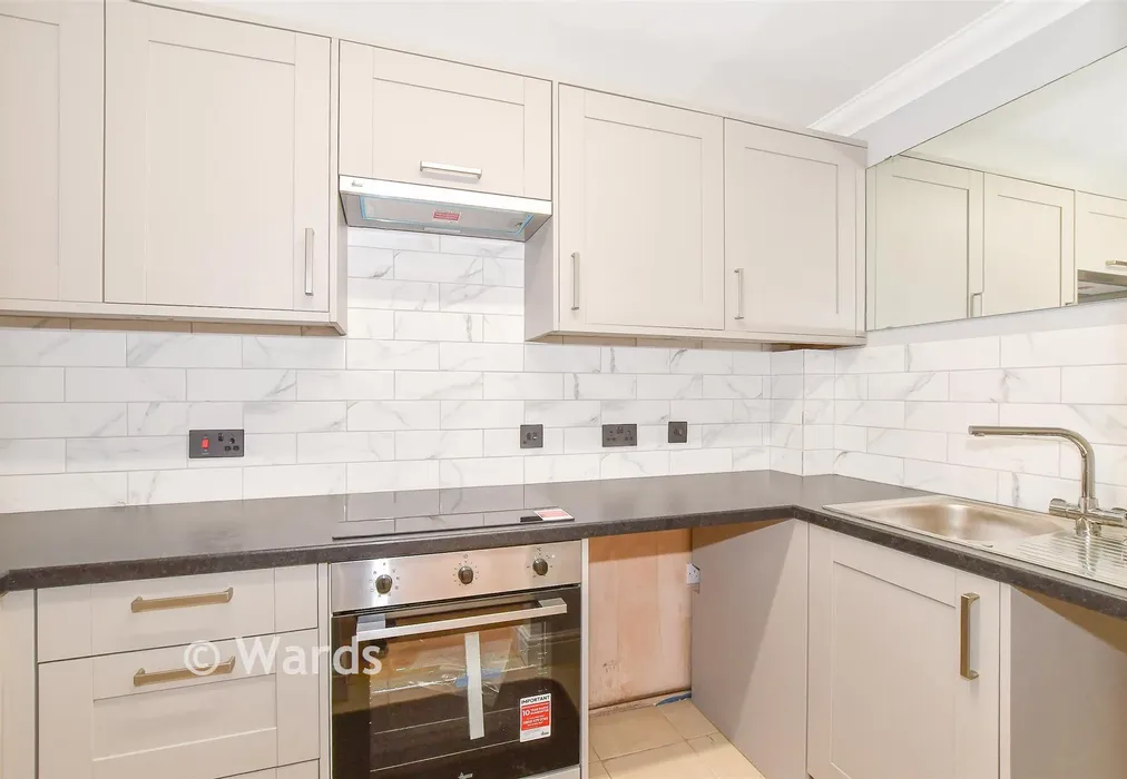Kitchen - Essex Street, Whitstable, Kent - Wards of Kent