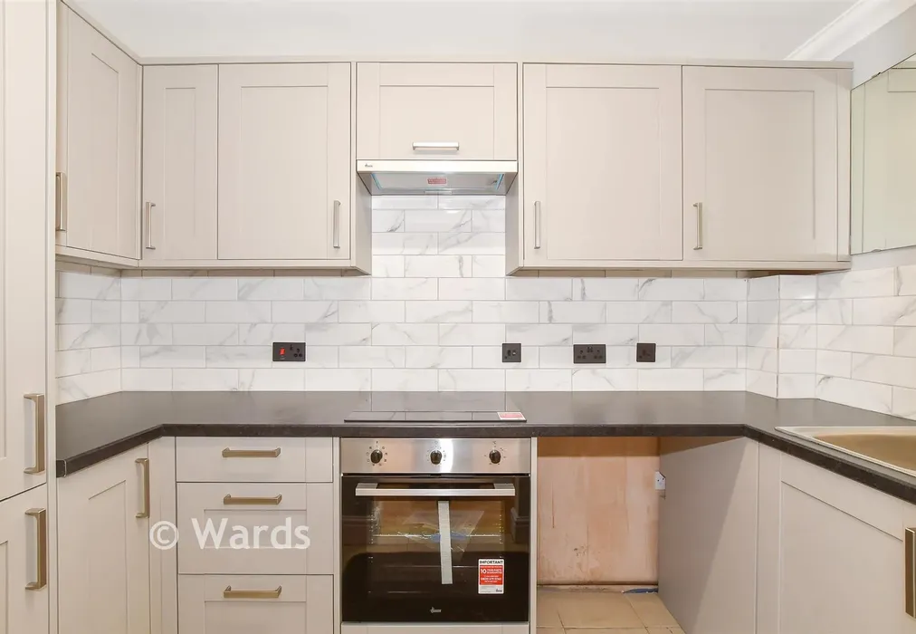 Kitchen - Essex Street, Whitstable, Kent - Wards of Kent