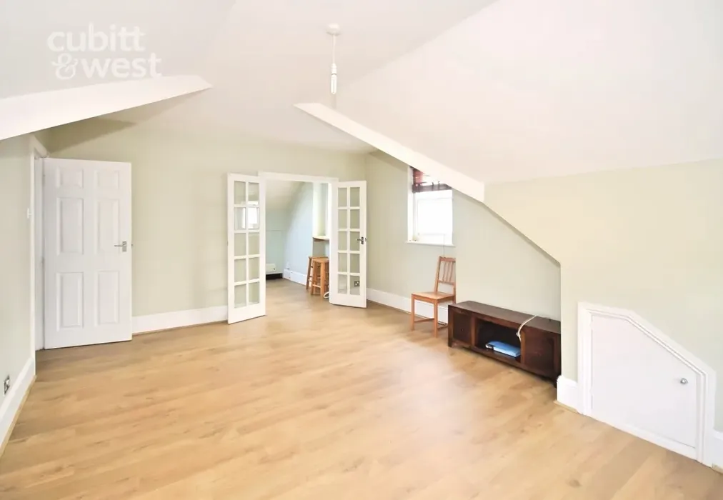 Lounge - Chichester Place, Brighton, BN2 - Wards of Kent