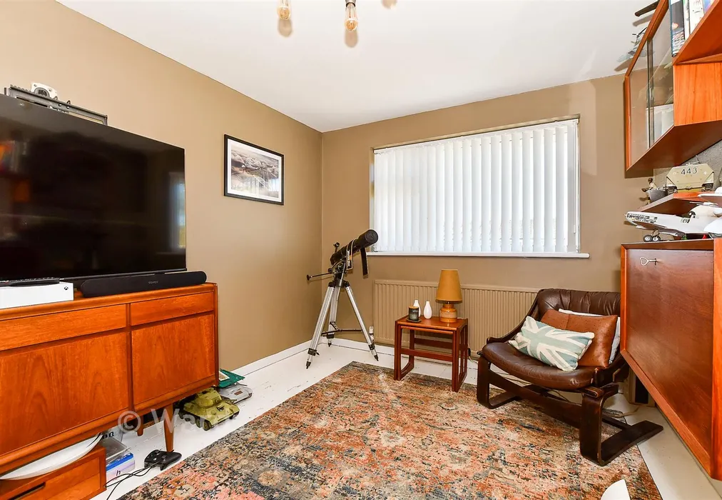 Bedroom 2 - Corner Farm Road, Staplehurst, Tonbridge, Kent - Wards of Kent