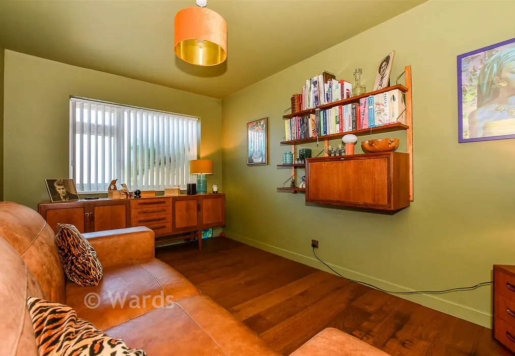 Snug - Corner Farm Road, Staplehurst, Tonbridge, Kent - Wards of Kent