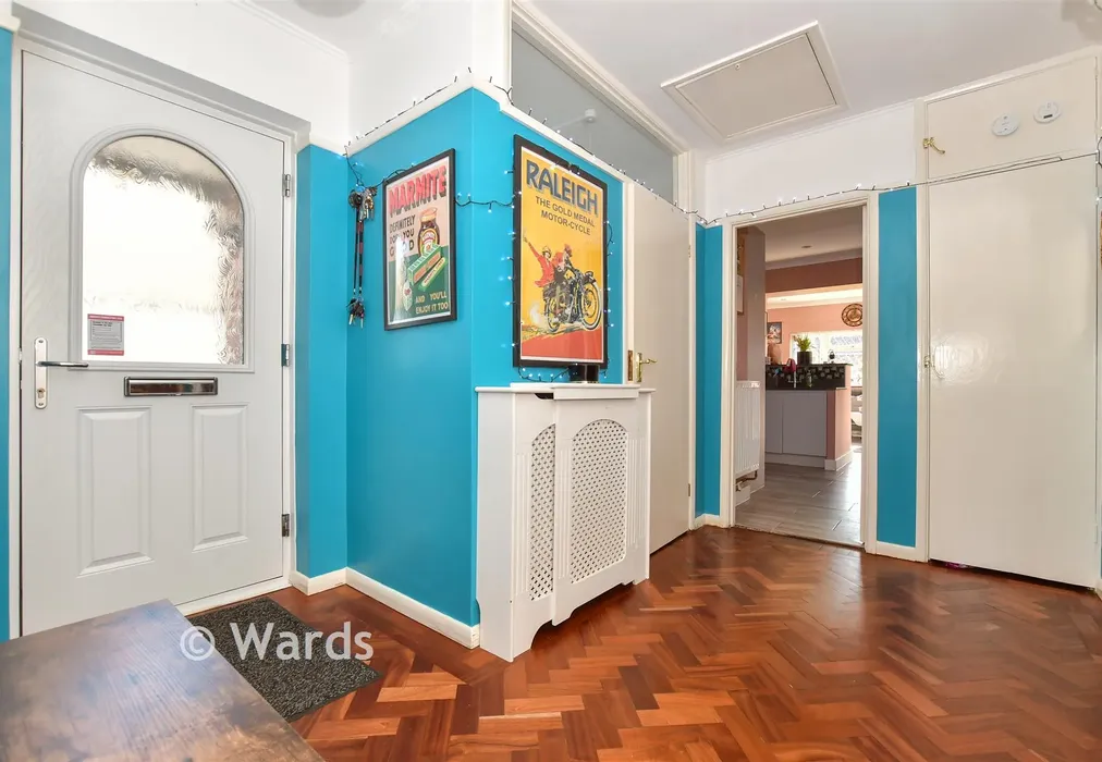 Entrance Hall - Ingle Close, Birchington, Kent - Wards of Kent