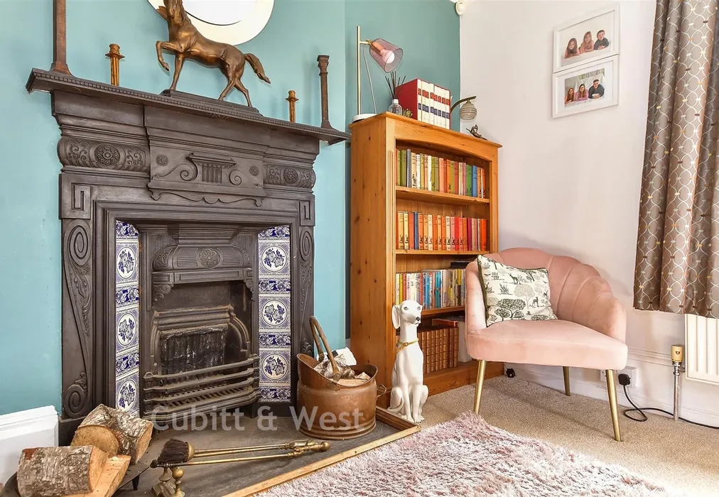 Internal Feature - New Town, Uckfield, East Sussex - Wards of Kent