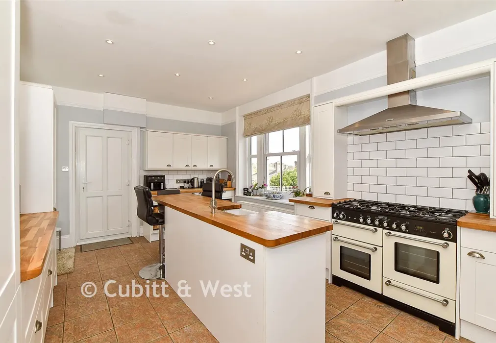 Kitchen - New Town, Uckfield, East Sussex - Wards of Kent