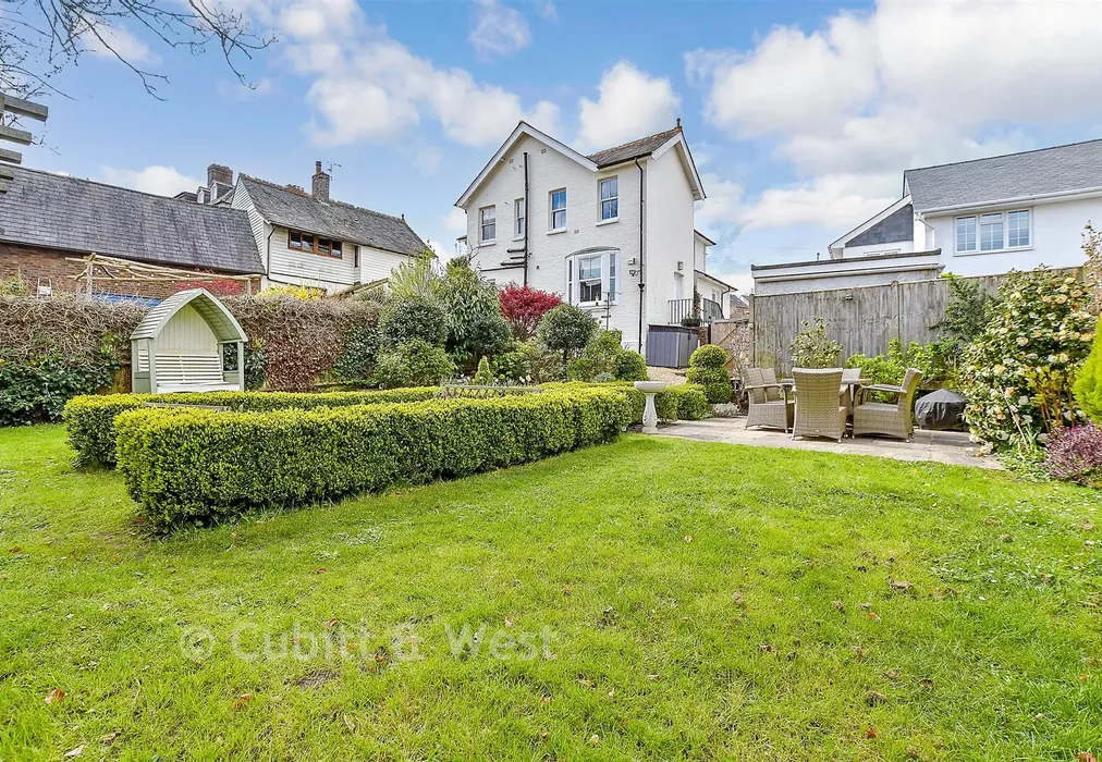 Rear Garden - New Town, Uckfield, East Sussex - Wards of Kent