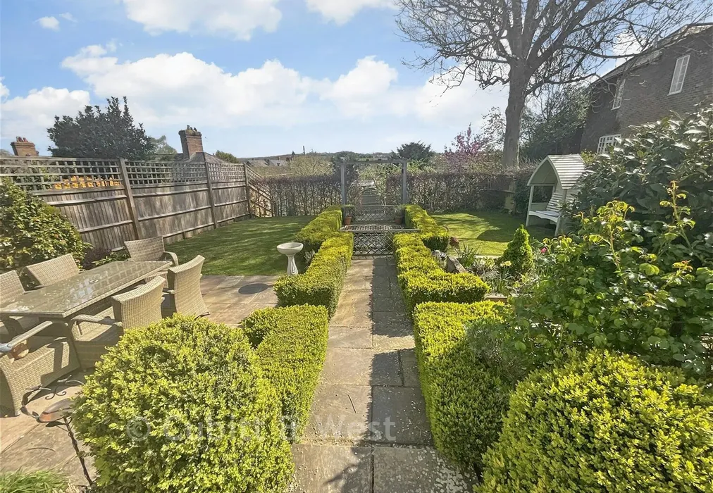 Rear Garden - New Town, Uckfield, East Sussex - Wards of Kent
