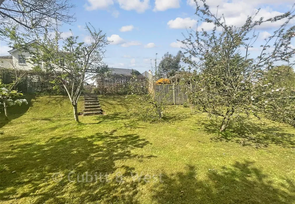 Rear Garden - New Town, Uckfield, East Sussex - Wards of Kent