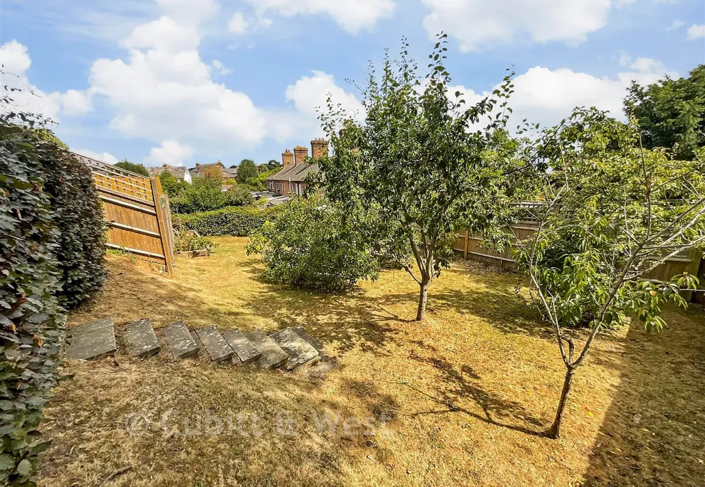 Rear Garden - New - New Town, Uckfield, East Sussex - Wards of Kent