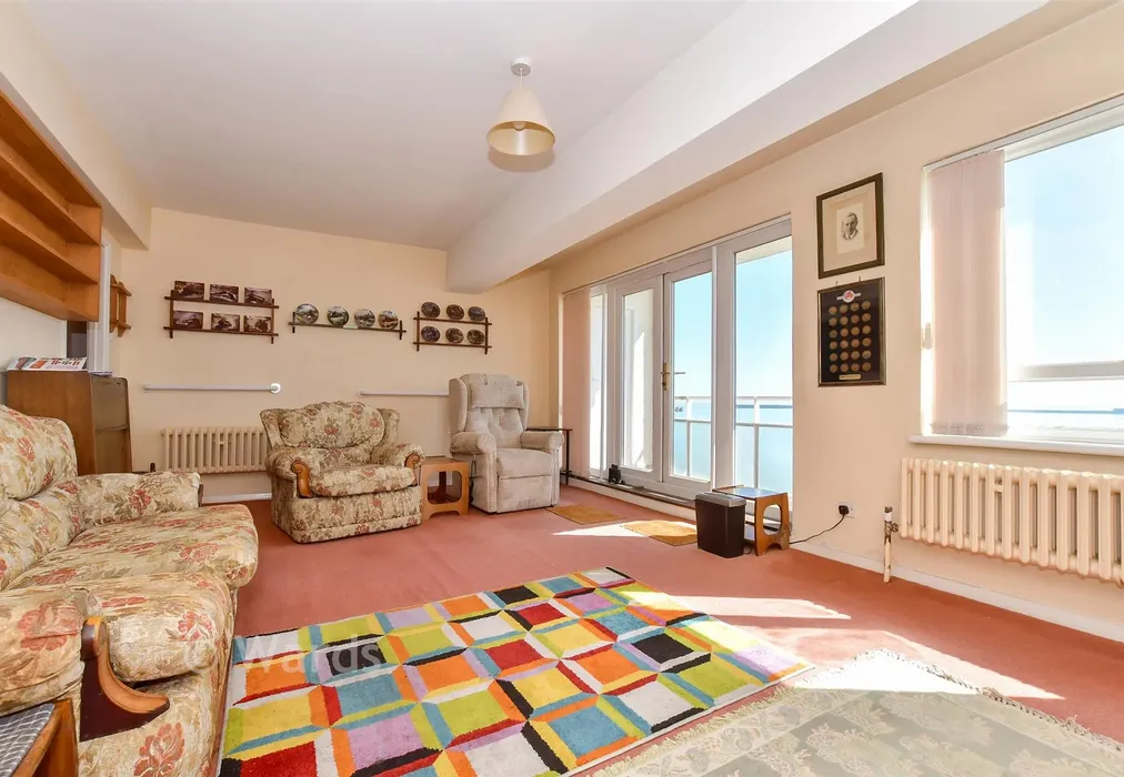 Lounge/Diner - The Gateway, Dover, Kent - Wards of Kent