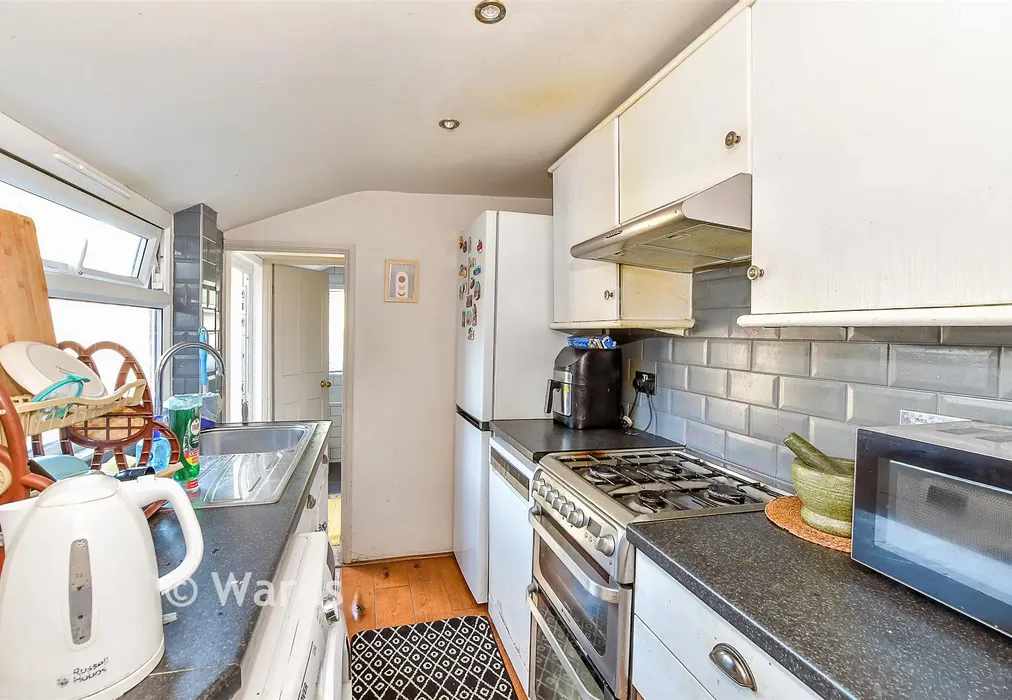 Kitchen - Waterloo Place, Tonbridge, Kent - Wards of Kent