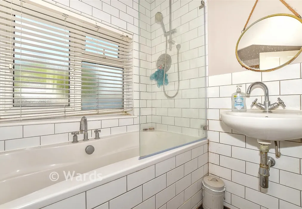 Bathroom - Waterloo Place, Tonbridge, Kent - Wards of Kent