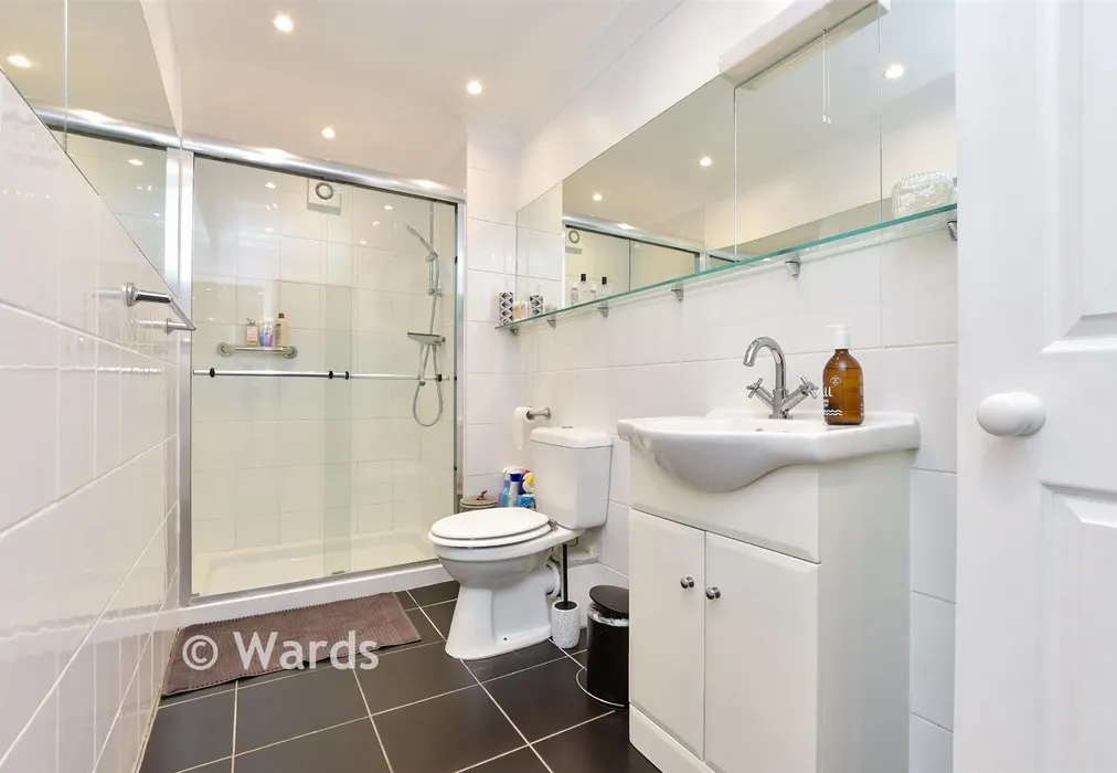 Shower Room - Union Square, Broadstairs, Kent - Wards of Kent