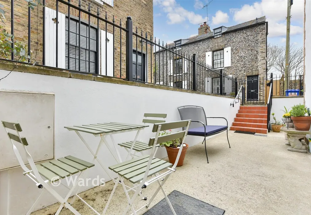 Bedroom 2 - Union Square, Broadstairs, Kent - Wards of Kent