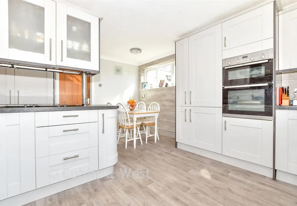 Kitchen - School Lane, Denmead, Waterlooville, Hampshire - Wards of Kent