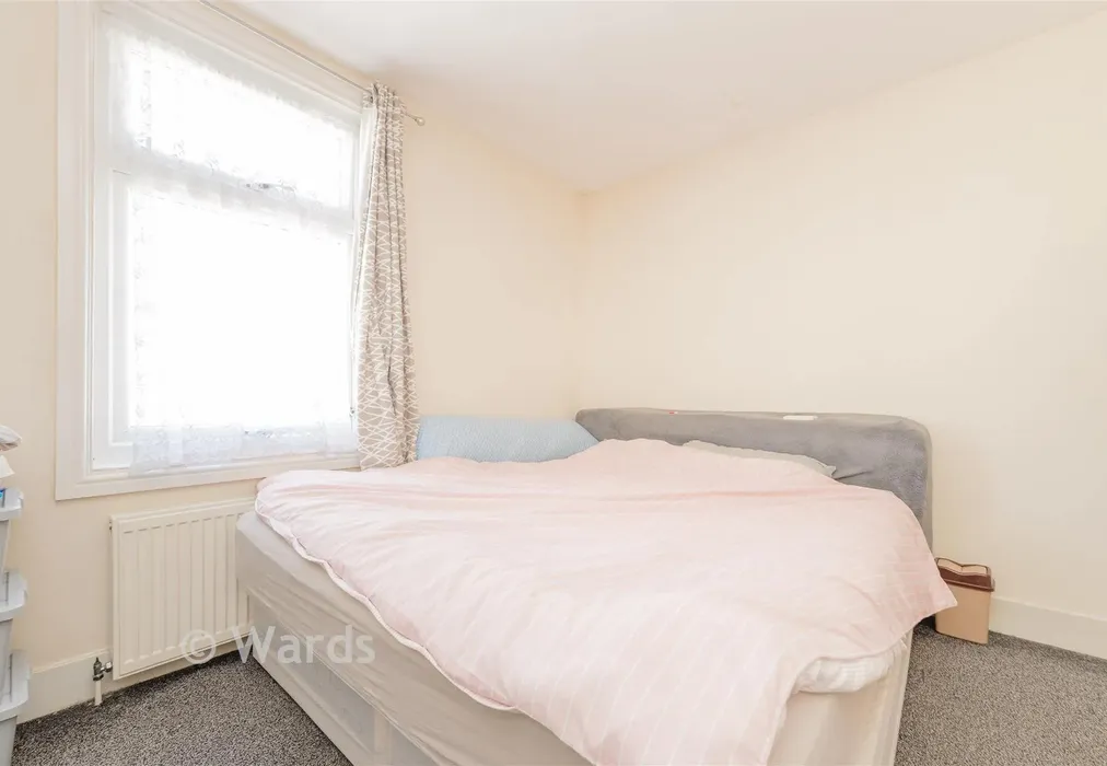 Bedroom 1 - East Street, Chatham, Kent - Wards of Kent