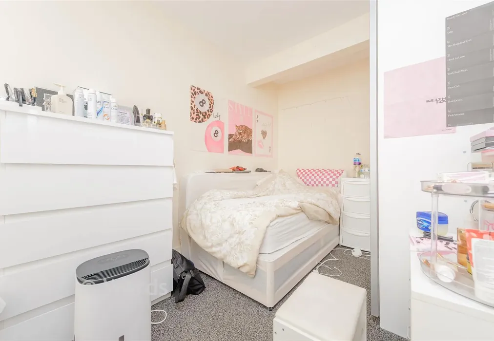 Bedroom 2 - East Street, Chatham, Kent - Wards of Kent