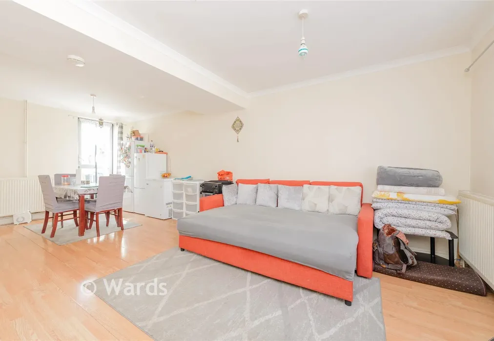 Lounge/Diner - East Street, Chatham, Kent - Wards of Kent