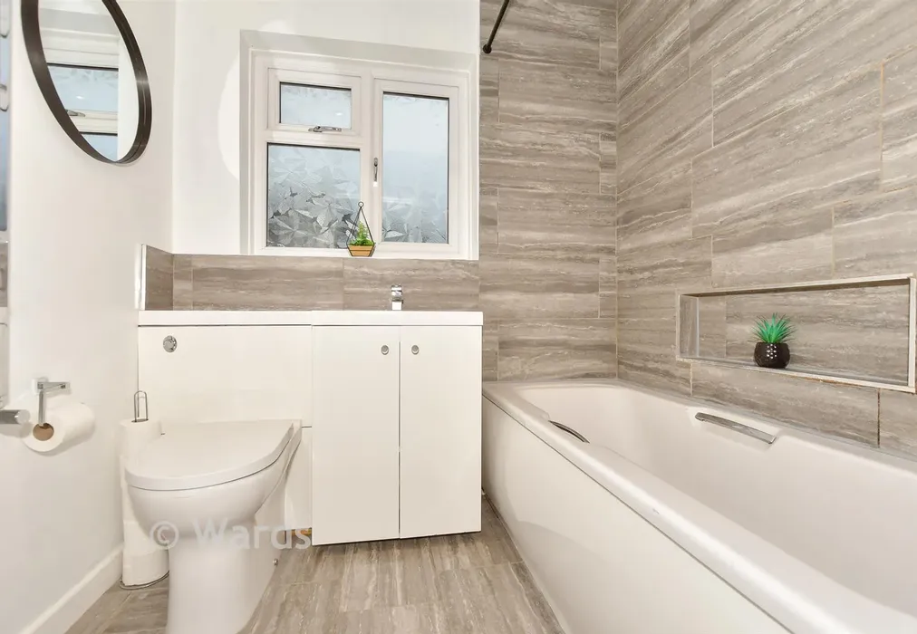 Bathroom - Browning Place, Folkestone, Kent - Wards of Kent