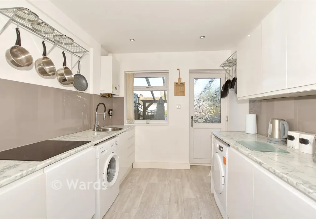 Kitchen - Browning Place, Folkestone, Kent - Wards of Kent