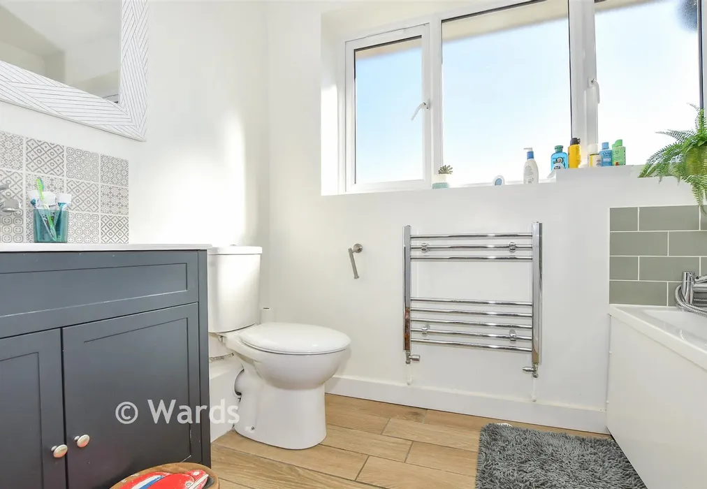 Bathroom - Boughton Lane, Loose, Maidstone, Kent - Wards of Kent