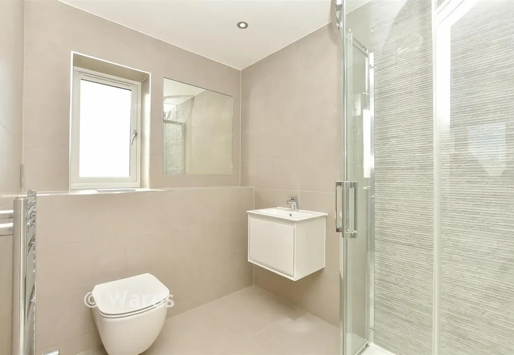 En-Suite Shower Room - The Tracies, Newington, Sittingbourne, Kent - Wards of Kent