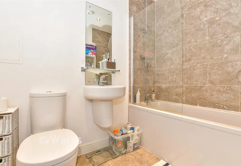 Bathroom - Sovereign Way, Tonbridge, Kent - Wards of Kent