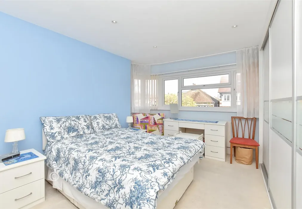 Bedroom 1 - Dean Road, Strood, Rochester, Kent - Wards of Kent