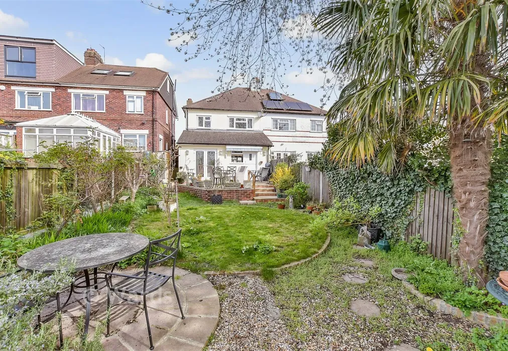 Rear Garden - Dean Road, Strood, Rochester, Kent - Wards of Kent