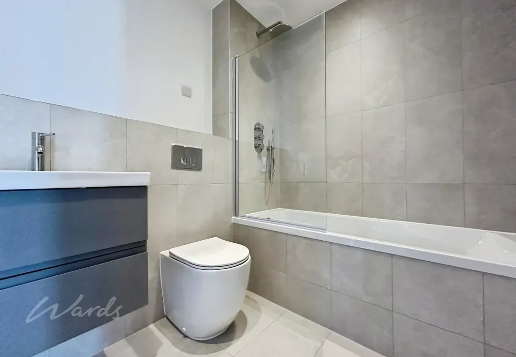 bathroom - Station Road Paddock Wood TN12 - Wards of Kent