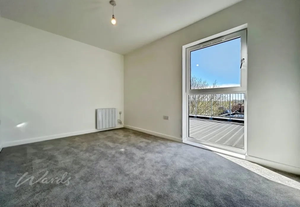 bedroom 1 - Station Road Paddock Wood TN12 - Wards of Kent