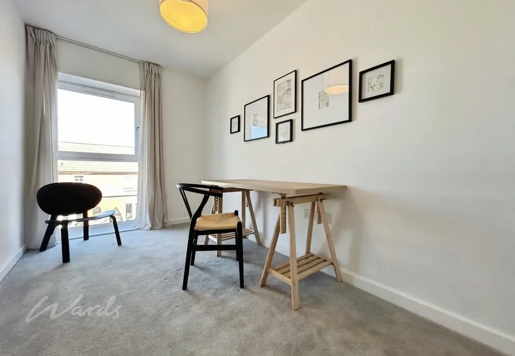 bed 3 - Station Road Paddock Wood TN12 - Wards of Kent