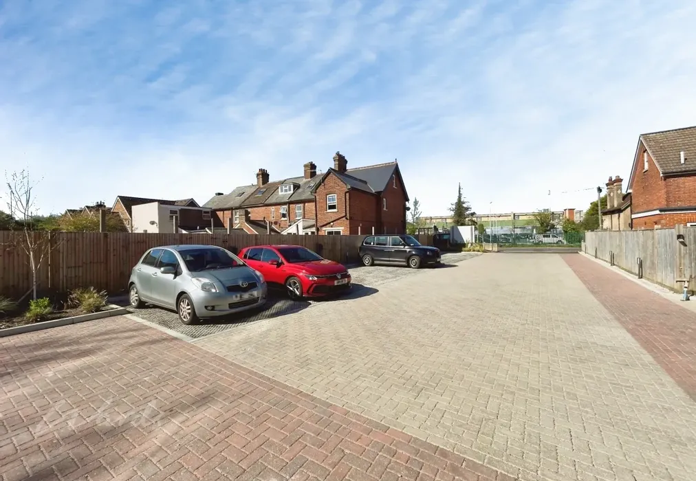 parking - Station Road Paddock Wood TN12 - Wards of Kent