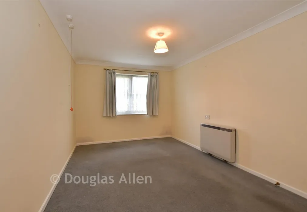 Bedroom - Chadwell Heath Lane, Chadwell Heath, Essex - Wards of Kent