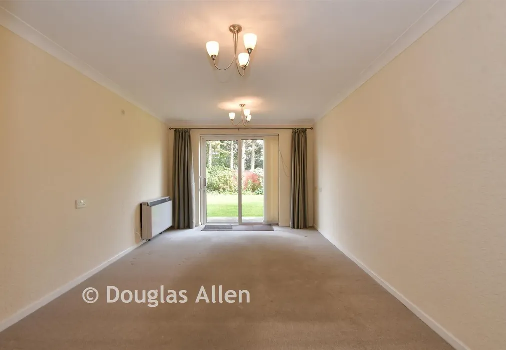 Lounge/Dining Room - Chadwell Heath Lane, Chadwell Heath, Essex - Wards of Kent