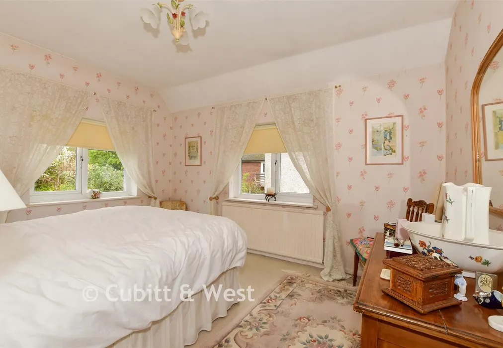 Bedroom 1 - Stane Street, Ockley, Dorking, Surrey - Wards of Kent