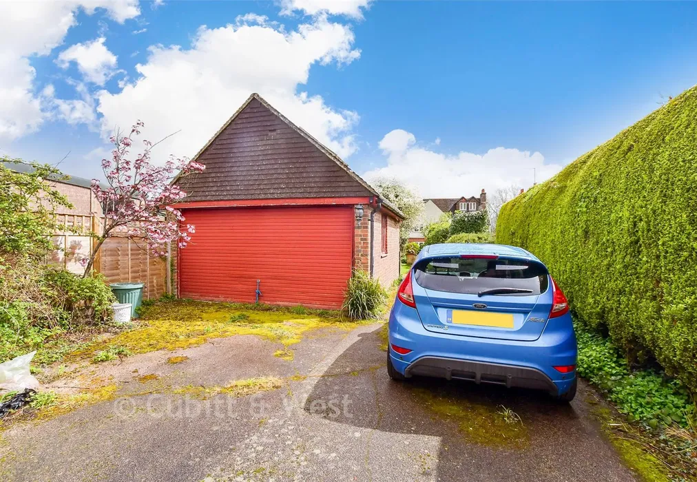 Driveway/Garage - Stane Street, Ockley, Dorking, Surrey - Wards of Kent