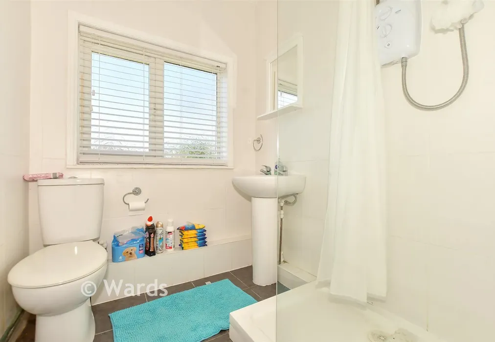 Shower Room - Meehan Road, Greatstone, New Romney, Kent - Wards of Kent