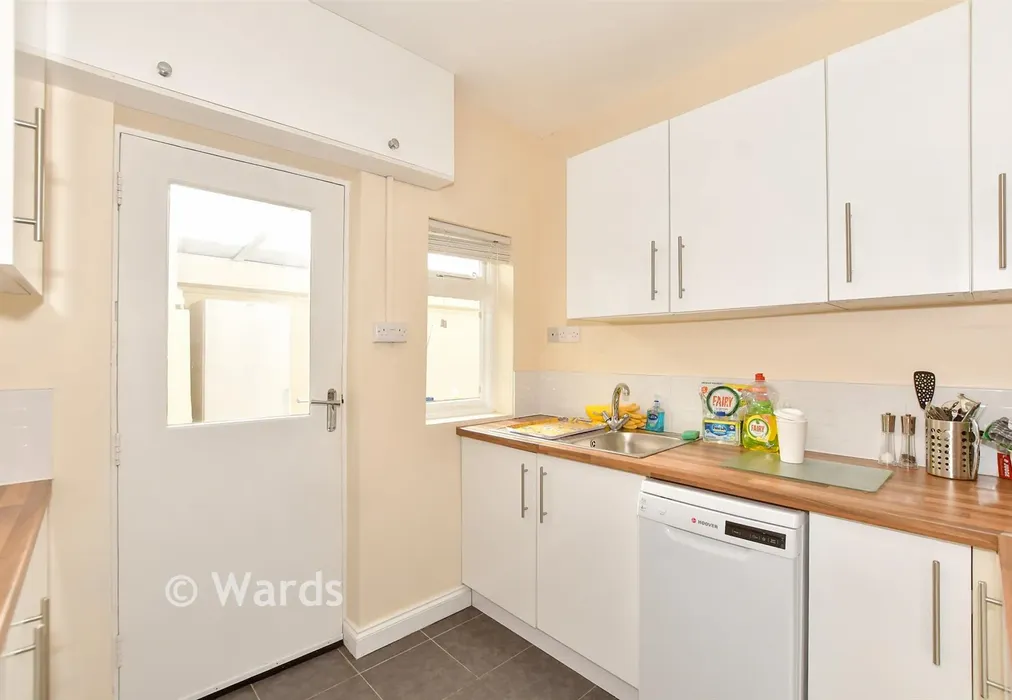 Kitchen - Meehan Road, Greatstone, New Romney, Kent - Wards of Kent