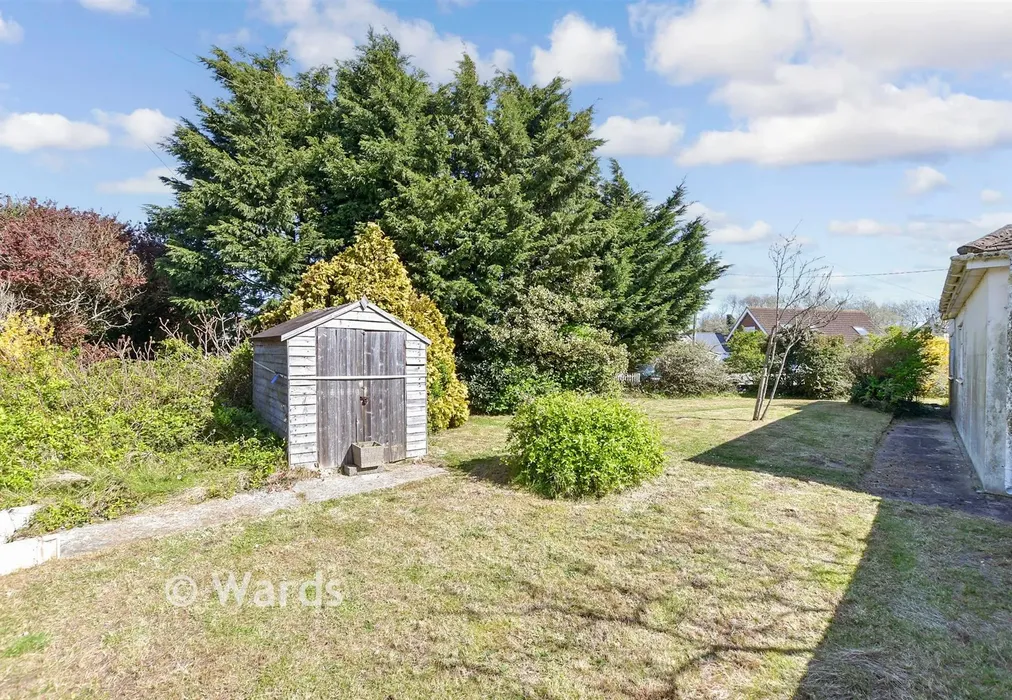 Side Garden - Meehan Road, Greatstone, New Romney, Kent - Wards of Kent