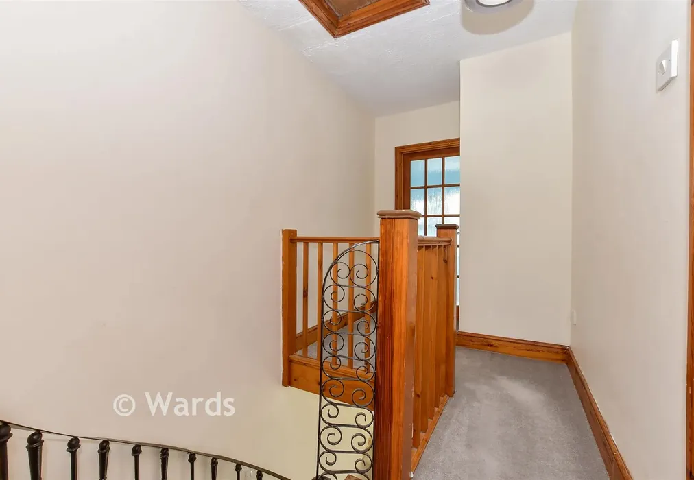 Landing - Wyndham Road, Dover, Kent - Wards of Kent