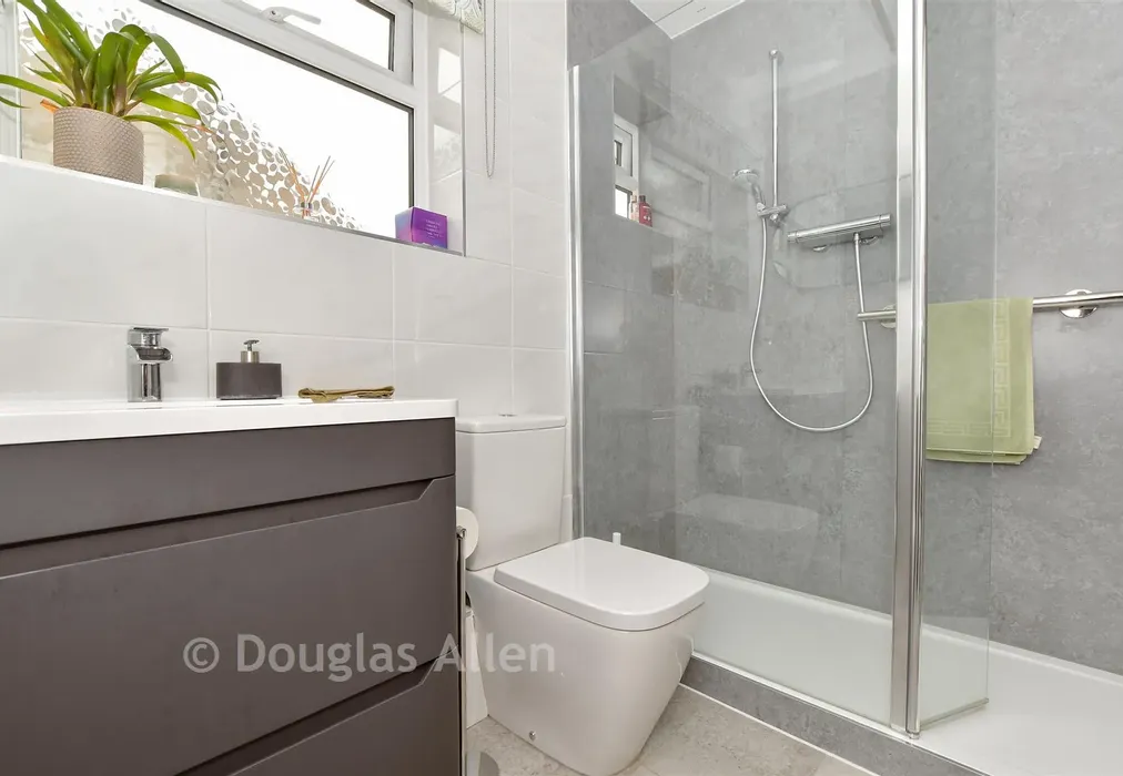 Shower Room - Thorndon Avenue, West Horndon, Brentwood, Essex - Wards of Kent