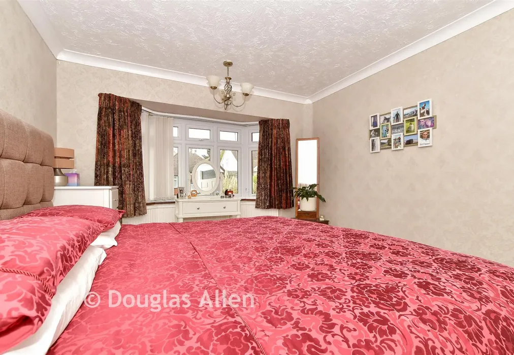 Bedroom 1 - Thorndon Avenue, West Horndon, Brentwood, Essex - Wards of Kent