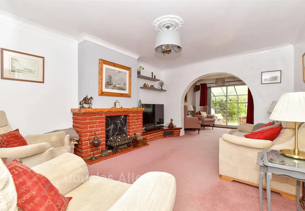 Lounge - Thorndon Avenue, West Horndon, Brentwood, Essex - Wards of Kent