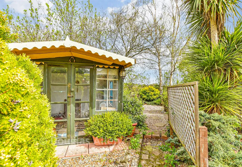 Rear Garden - Thorndon Avenue, West Horndon, Brentwood, Essex - Wards of Kent