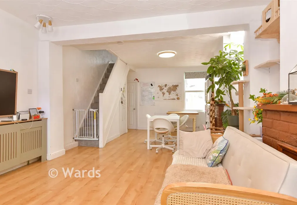 Lounge/Diner - James Street, Rochester, Kent - Wards of Kent