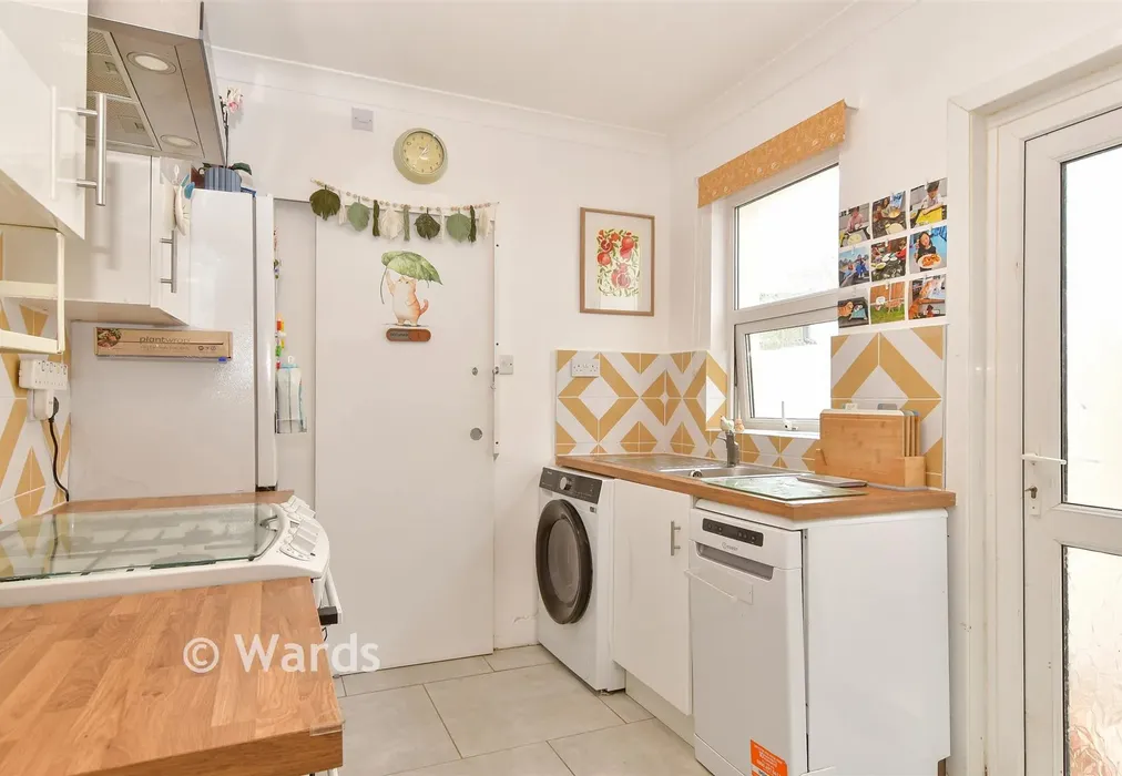 Kitchen - James Street, Rochester, Kent - Wards of Kent