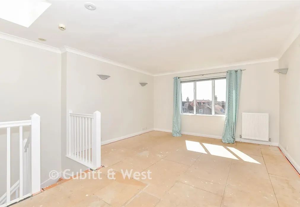 Family Room - Nile Street, Emsworth, Hampshire - Wards of Kent