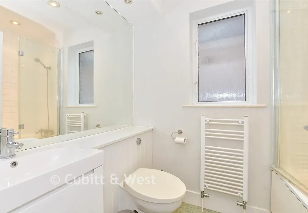 Bathroom - Nile Street, Emsworth, Hampshire - Wards of Kent